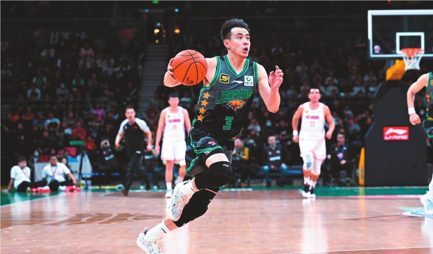 四川平原男篮表现出色，豪取对手