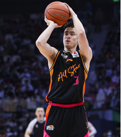 贵阳男篮横扫对手，积分榜稳步攀升