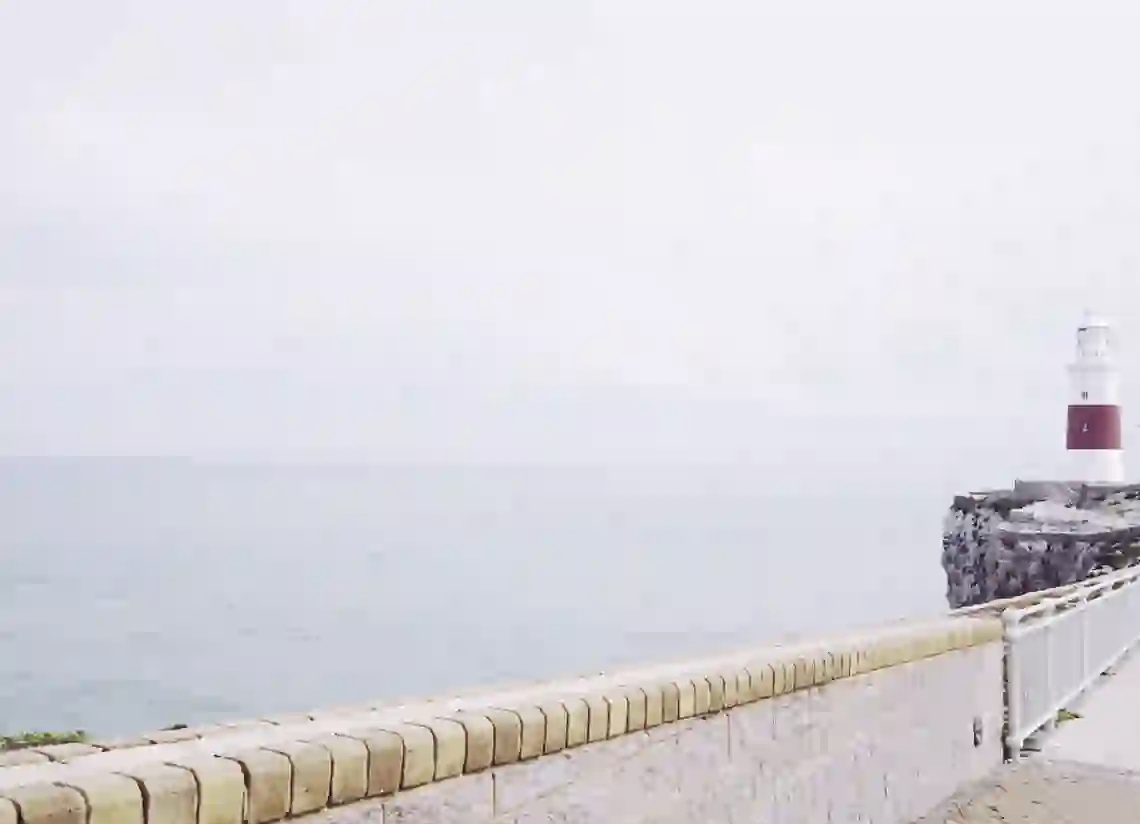 直布罗陀一晚多前场，一切向前看的简单介绍