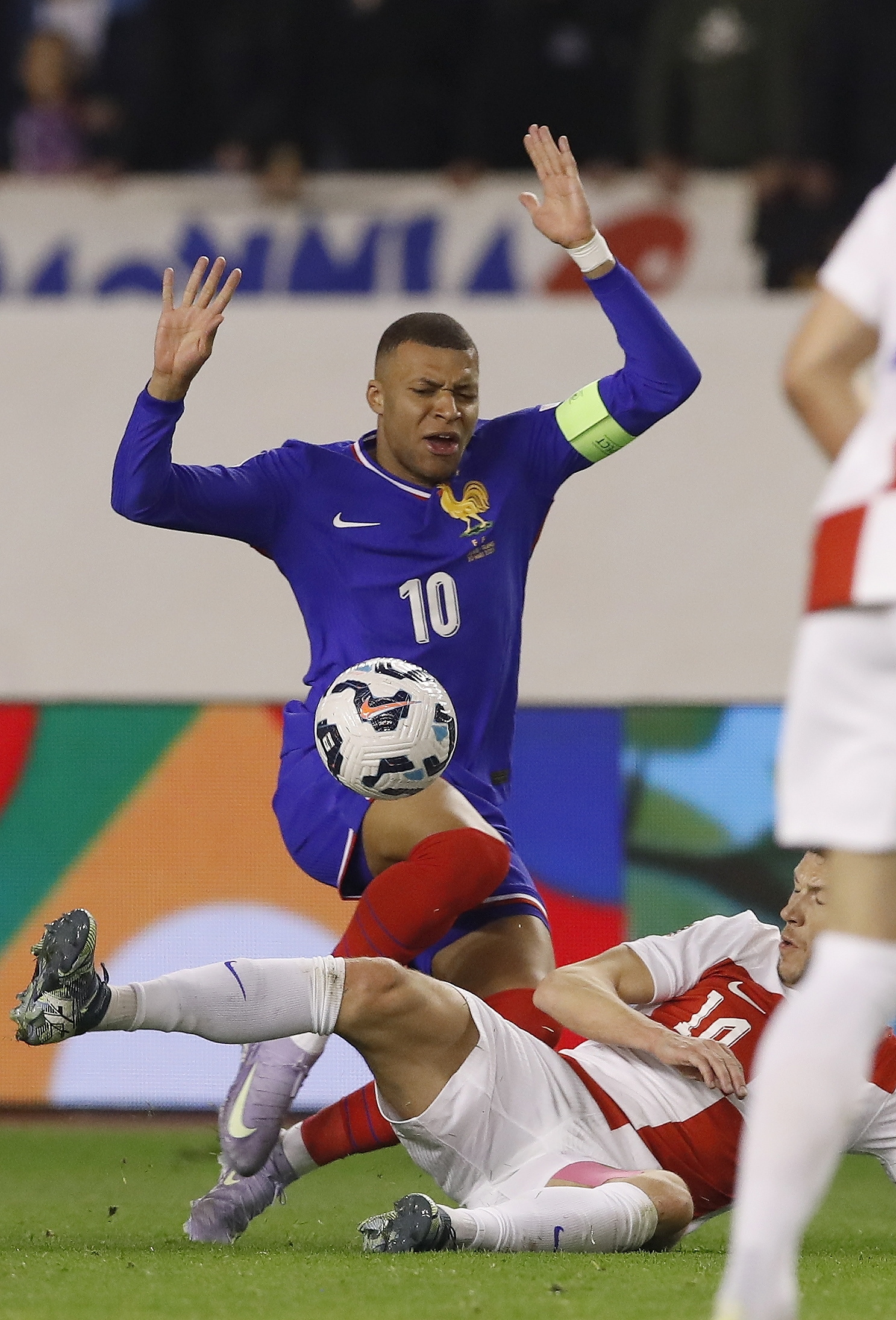 克罗地亚客场告捷，成功跻身欧冠淘汰赛