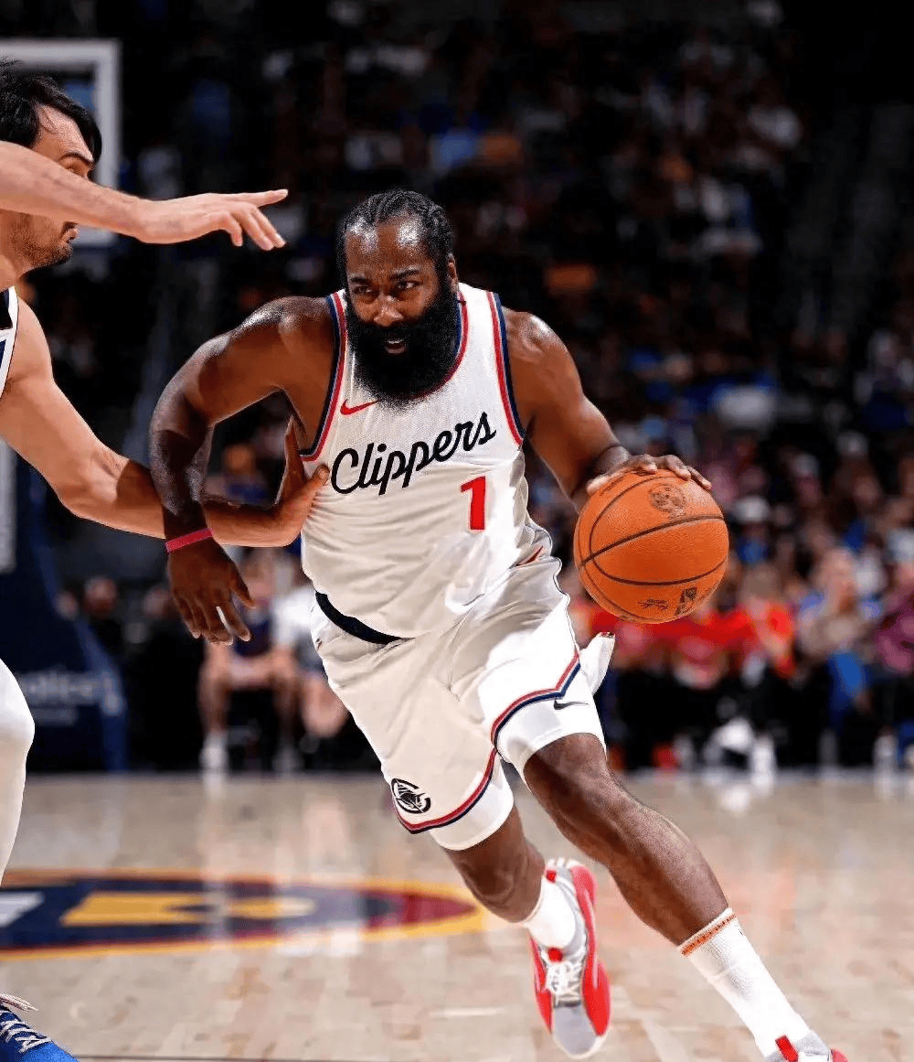 火箭客场大胜马刺，取得关键胜利