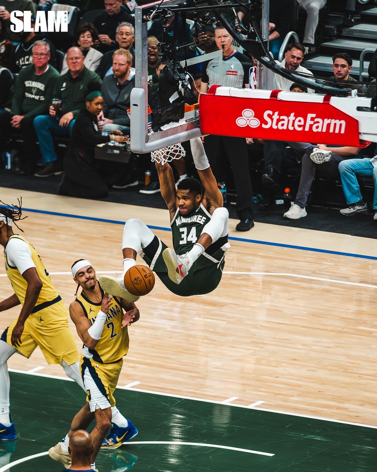 密尔沃基雄鹿队主场失利，球员面临挑战和调整的简单介绍