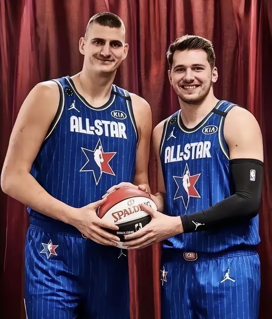 包含独行侠胜尼克斯，再战西部榜首的词条