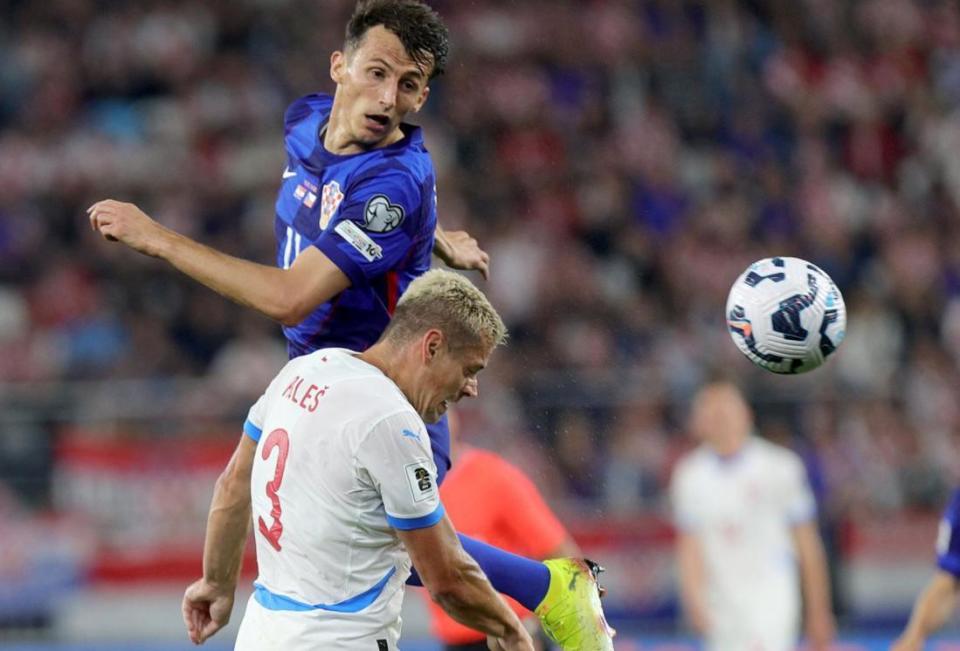 捷克队连败沉沦，欧预赛失利频现的简单介绍