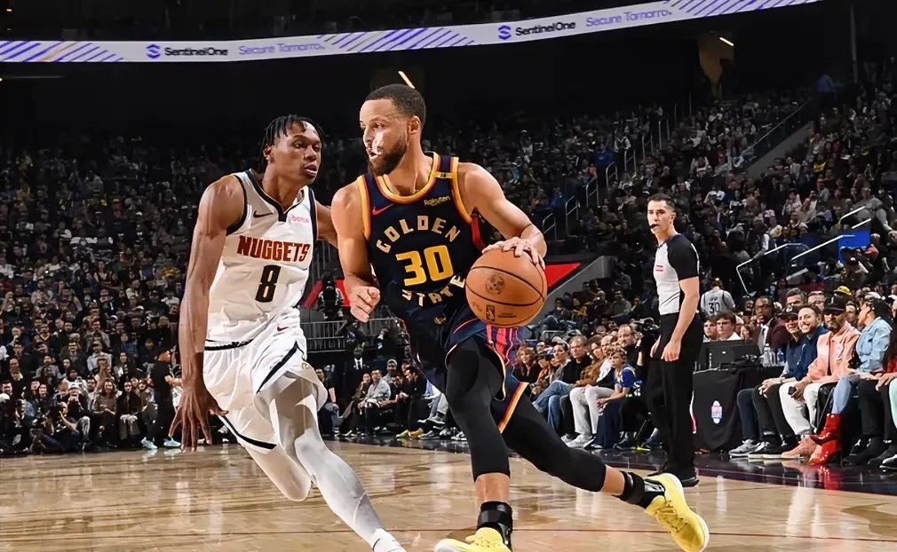 勇士横扫掘金，库里绝杀压哨球