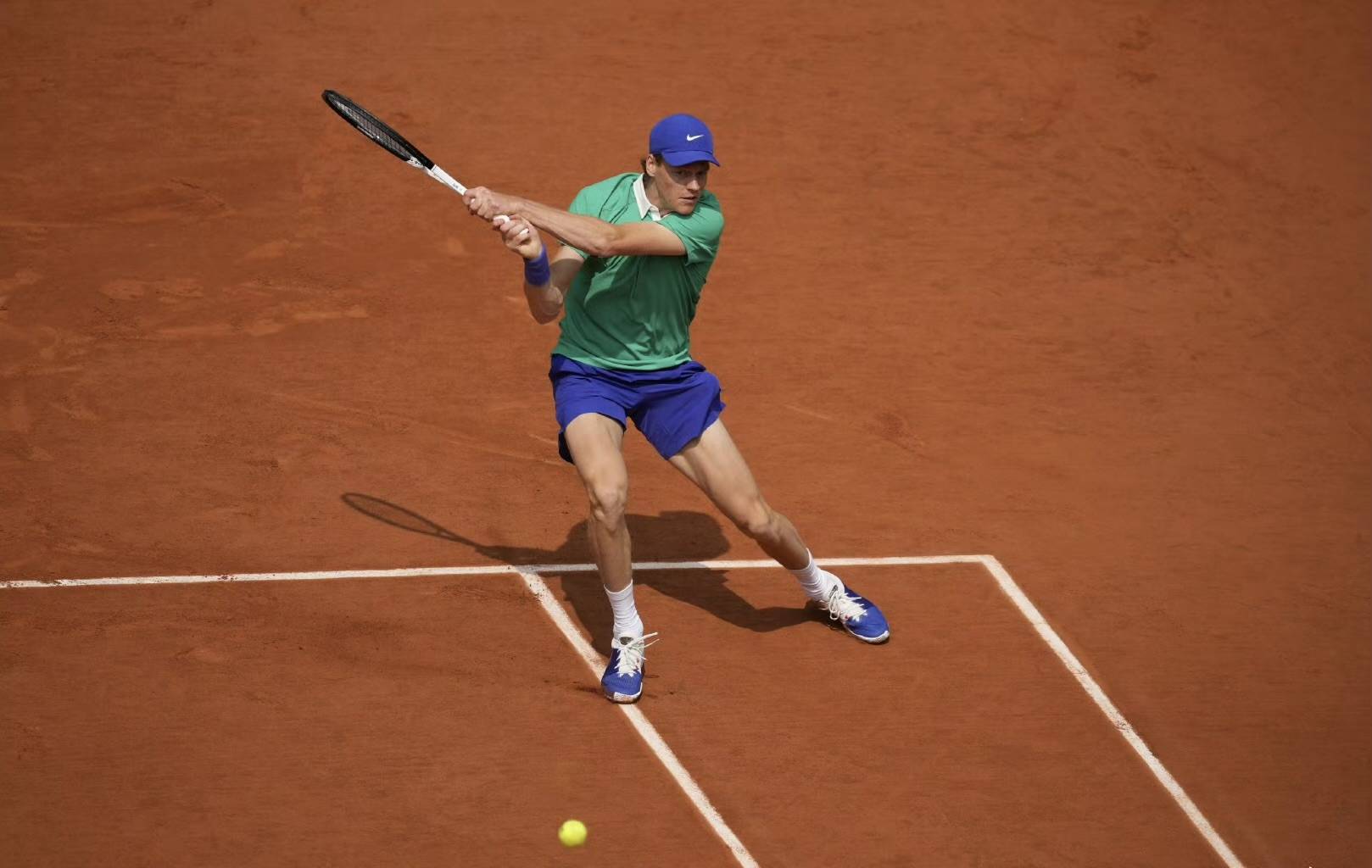 包含意大利网球队逆转澳大利亚网球队，阿尔卡拉斯爆发神勇的词条