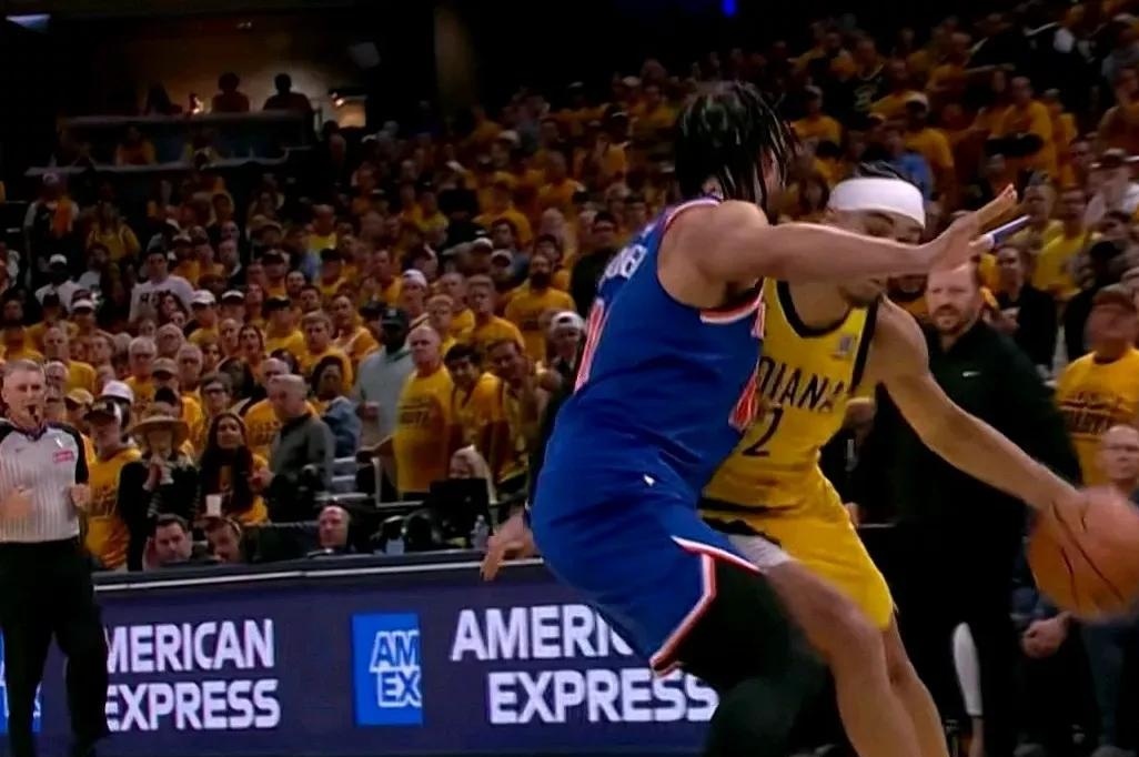 尼克斯客场爆冷击败马刺，取得五连胜