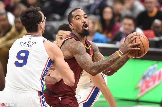 詹皇砍下三双，骑士取得胜利