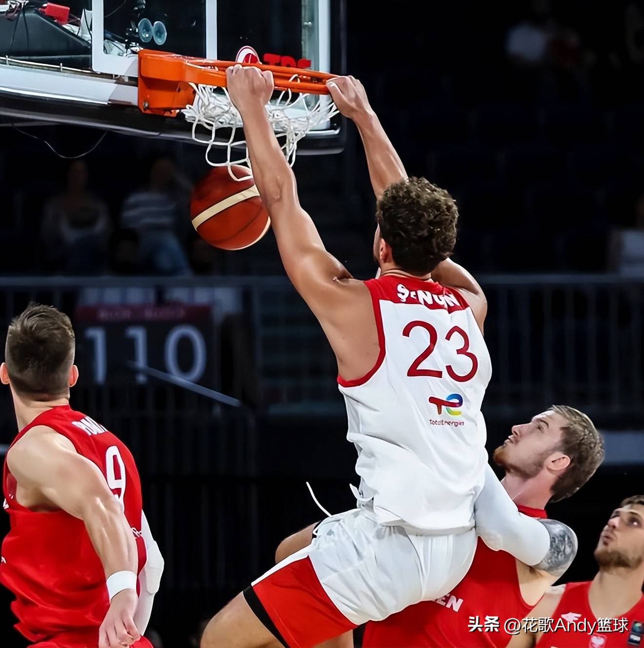 阿根廷男篮鏖战立陶宛男篮，詹姆斯三分雨点燃全场的简单介绍