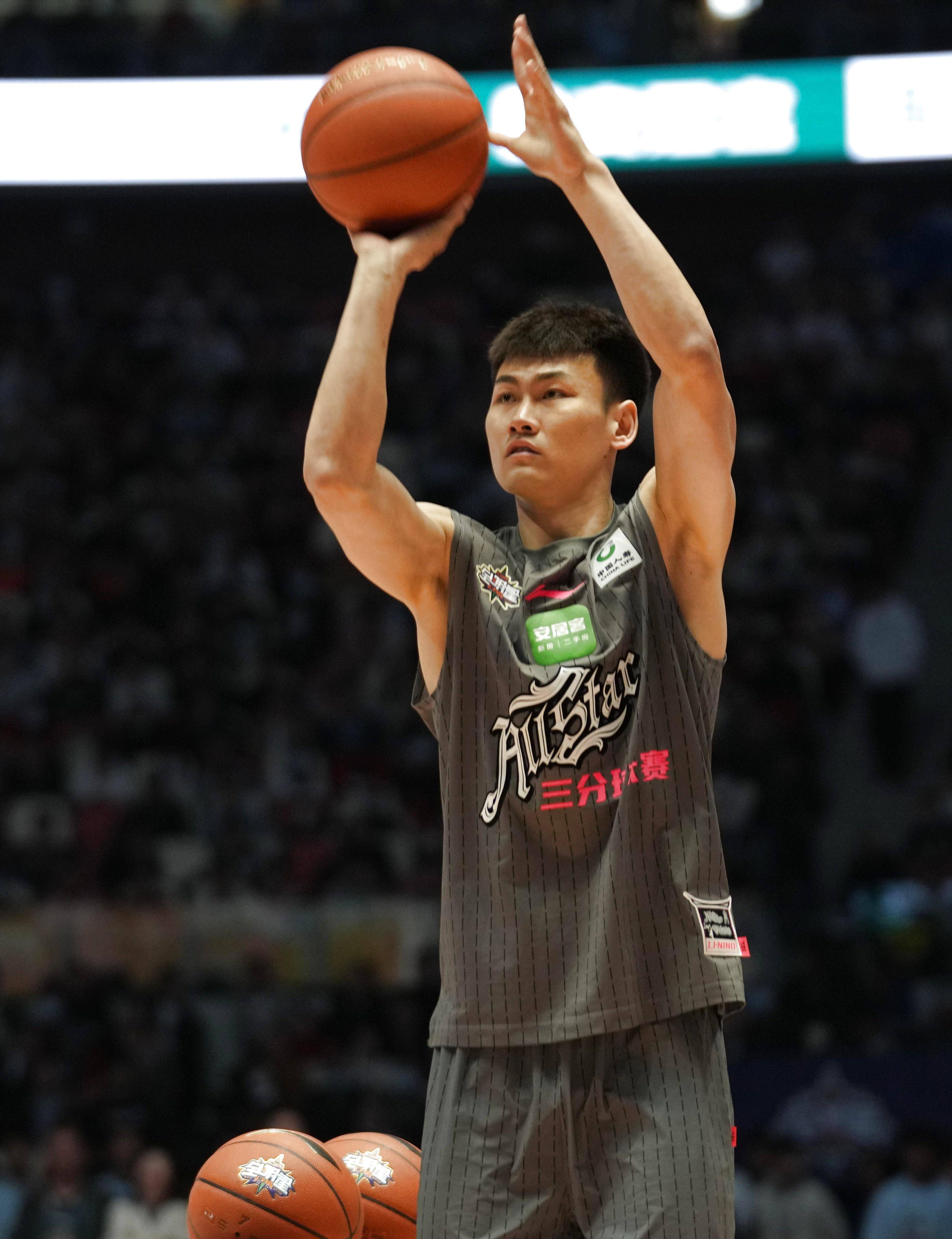 CBA选手发挥出色，荣膺最佳MVP的简单介绍