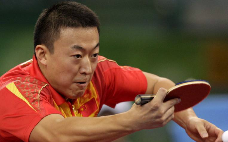 包含橄榄球队主教练发声，誓言带队登顶的词条