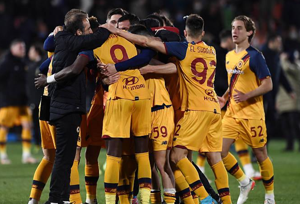 勒沃库森绝杀那不勒斯，库尔图瓦高光表现