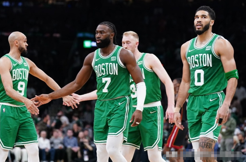 凯尔特人完胜火箭，克莱高光表现